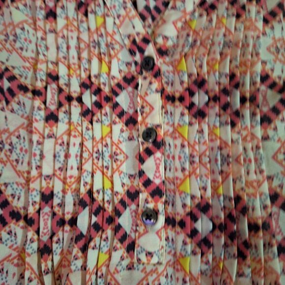 Anthropologie HD in Paris Roll Tab Sleeve Henley Top Kaveri Print Size 10 - Picture 4 of 11